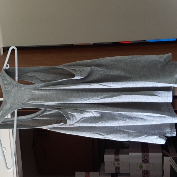 Nike Tank Top - Picture 3 of 5